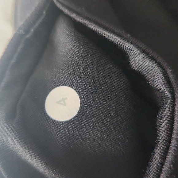 Lululemon black capri leggings - Picture 3 of 4